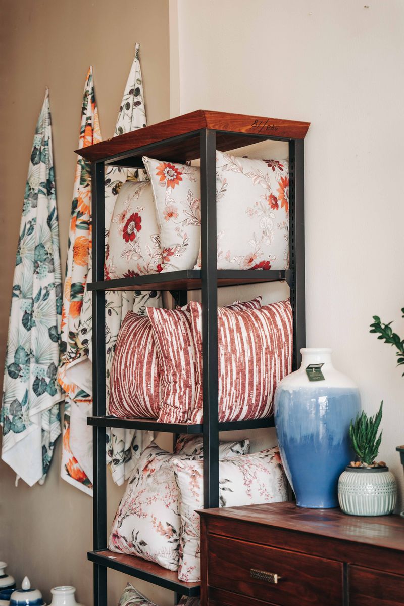 Shelf Unit