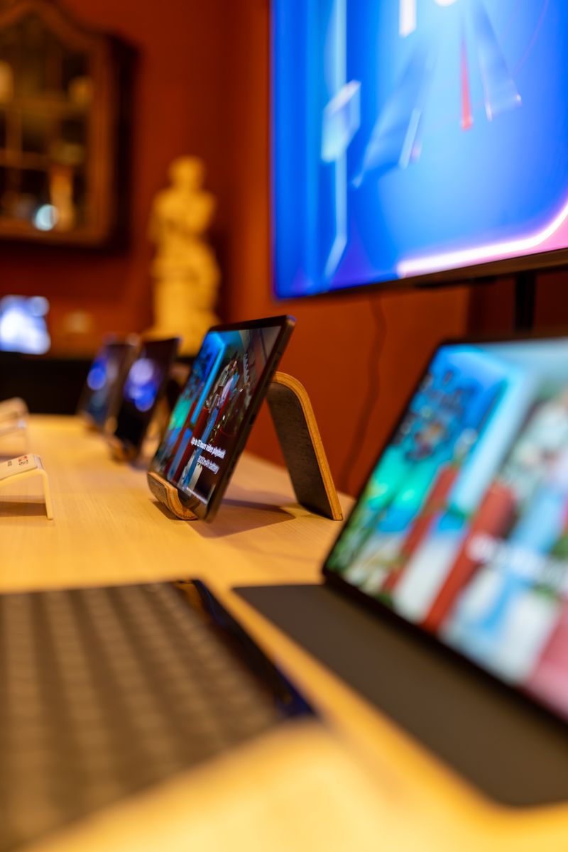 2-in-1 Tablet